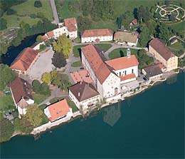 Direkt am Rhein bei Rheinfelden, das Schloß Beuggen