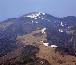 Schneereste im Belchengebiet - Der Frühling kommt.